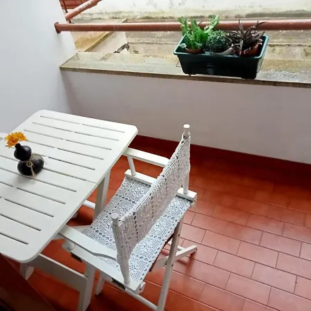 Crystal Garden Apartment *